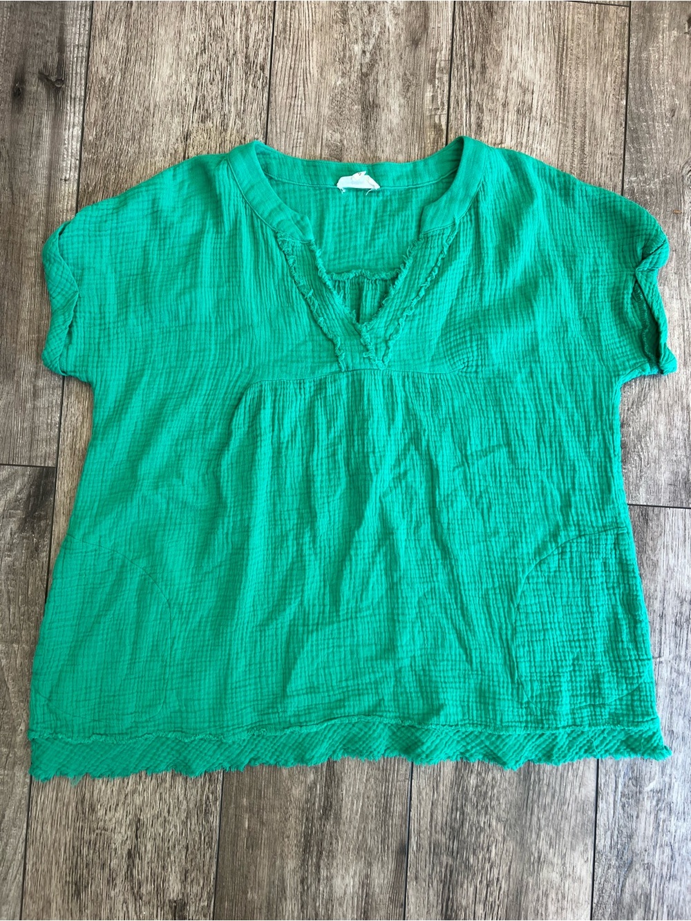 entro Vibrant Green Short-Sleeve Gauze Blouse